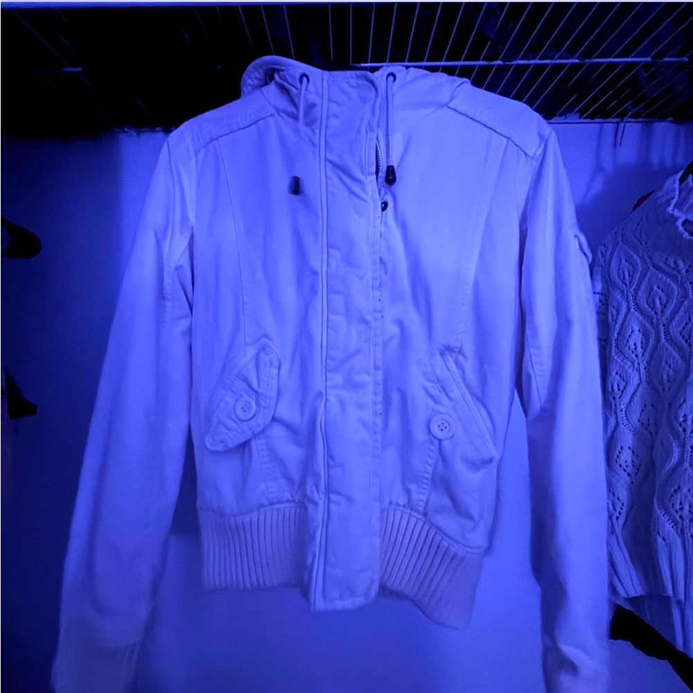white winter jacket - Picture 2 of 7